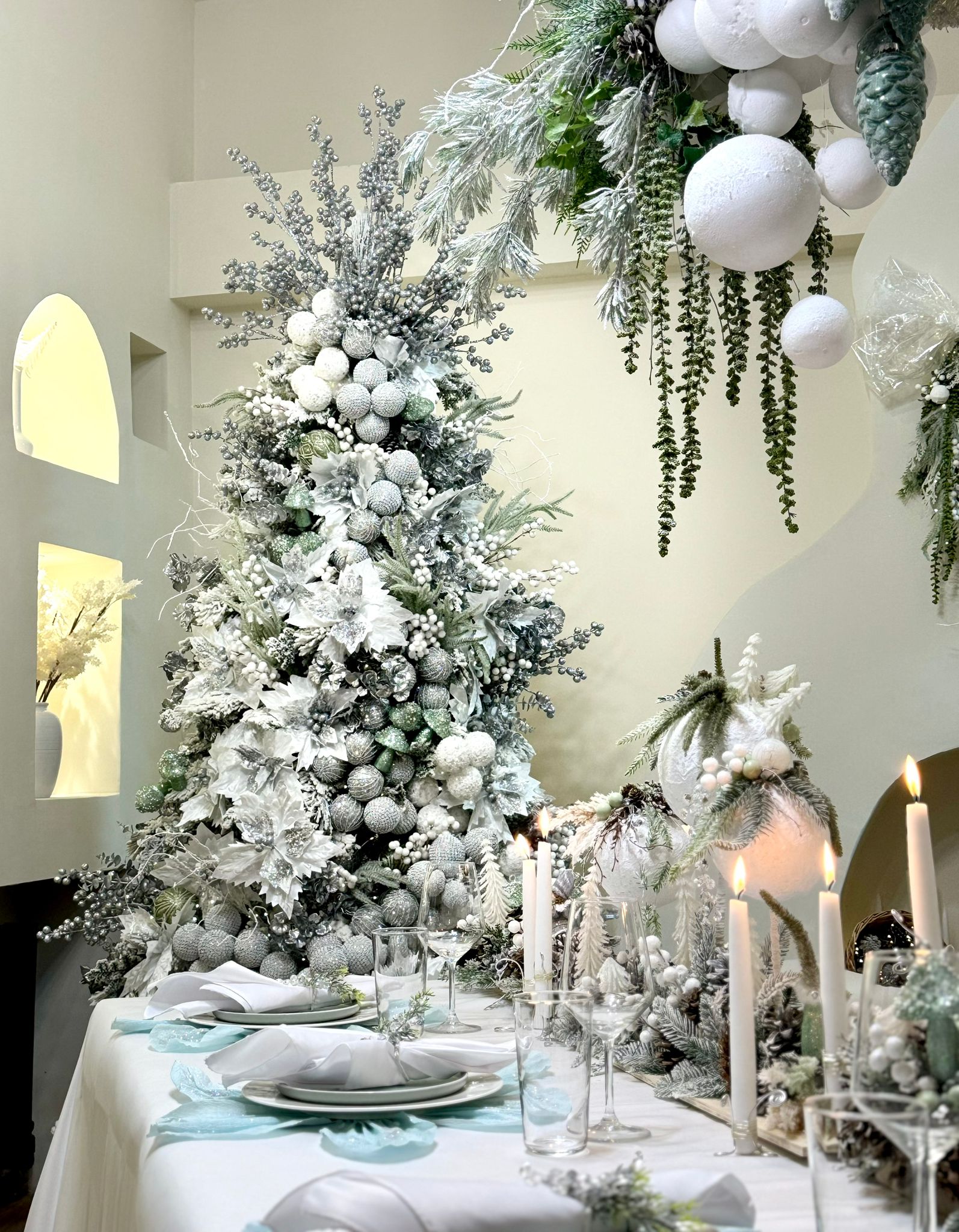 Decorarea salilor de evenimente pentru sarbatori - Emotii si importantÌ¦a organizatorului