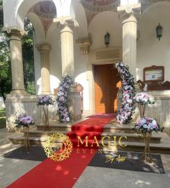 Aranjament floral intrare biserica