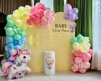 Photocorner de botez cu unicorni